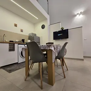 https://4tino-living-summer.catania-hotels.net